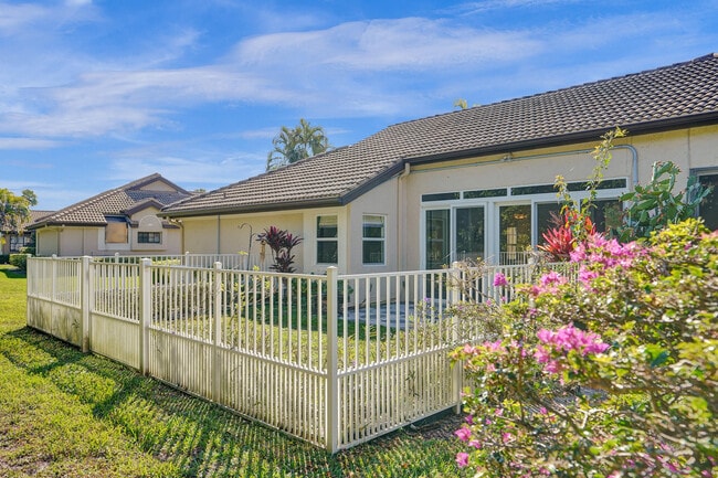 Building Photo - 8062 Cassia Dr