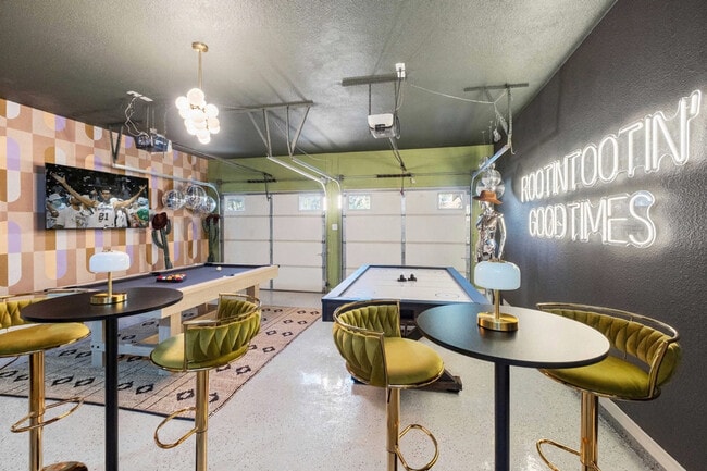 Building Photo - 13702 Yellow Oak Cir