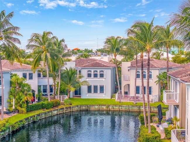 Building Photo - 21025 NE 31st Ave