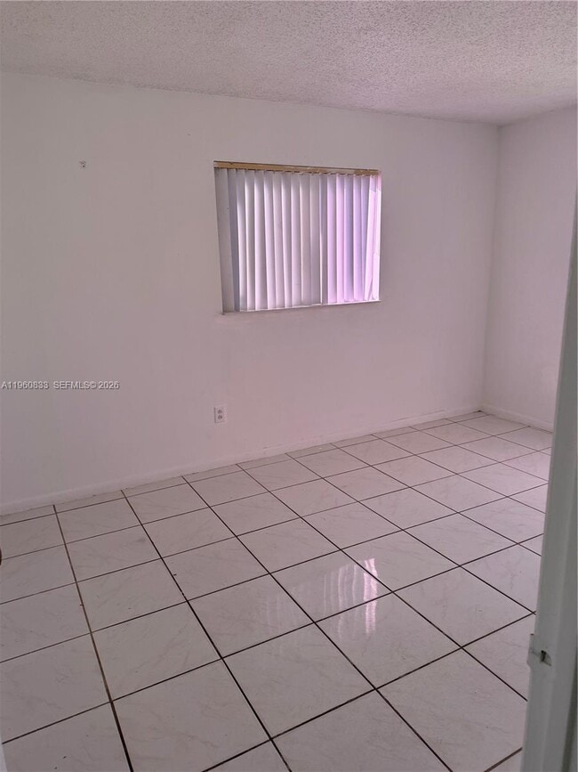 Building Photo - 702 Neptune St