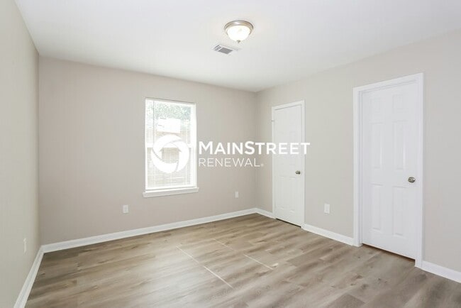 Building Photo - 4 Bedroom Pet-Friendly Home in Houston, TX with Main Street Renewal