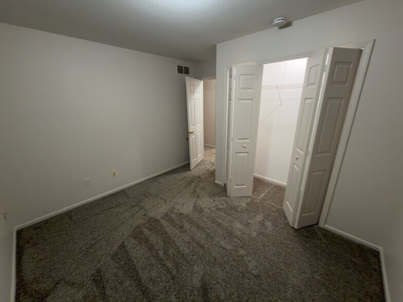 Building Photo - 846 Beaconsfield Ave