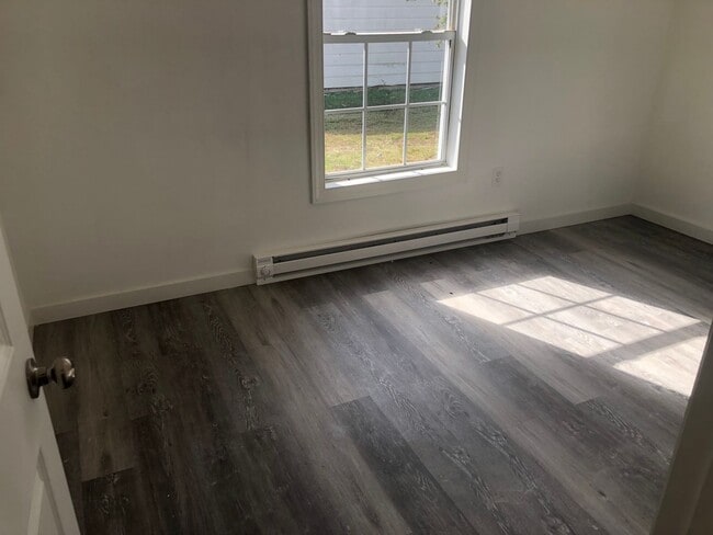 Building Photo - Newly remodeled home is located in Lancast...