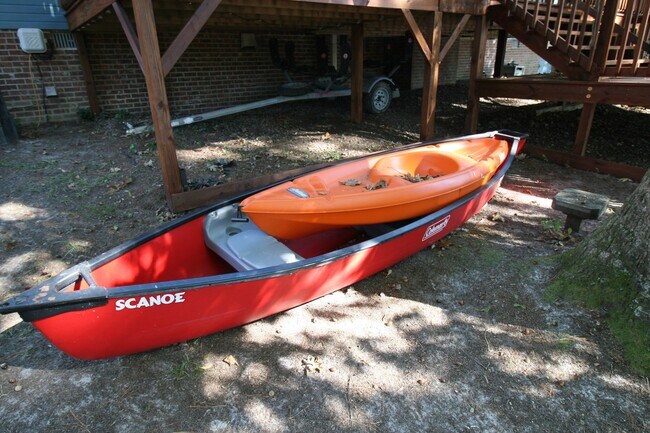 Building Photo - LAKE SHORES