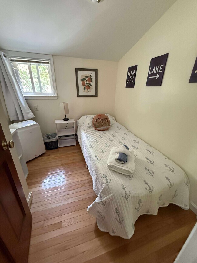 Building Photo - 111 Cottage Rd