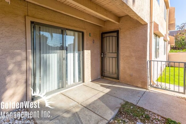 Building Photo - Spacious 2Bdm 2Ba Condo at LakeBrook Villas