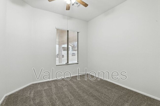 Building Photo - 8338 W Rose Ln