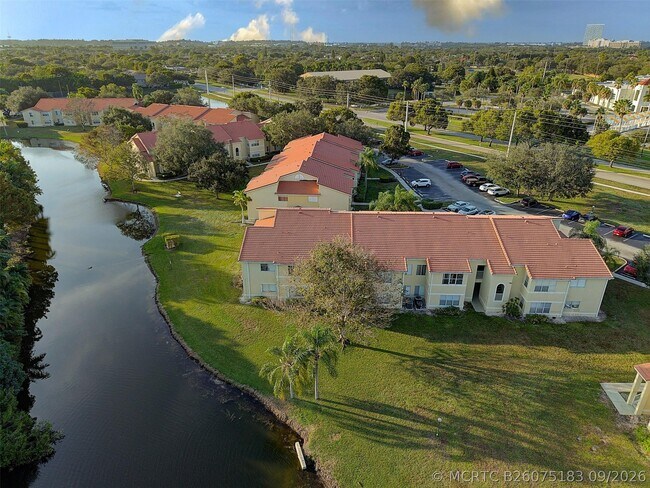 Building Photo - 12730 Vista Isles Dr