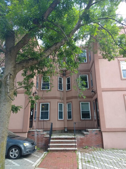 Building Photo - 93 Kilsyth Rd