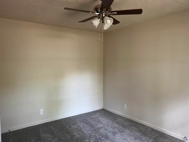 Building Photo - 1169 Sandy Beach Dr