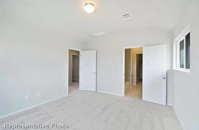 Building Photo - 307 Insider Loop