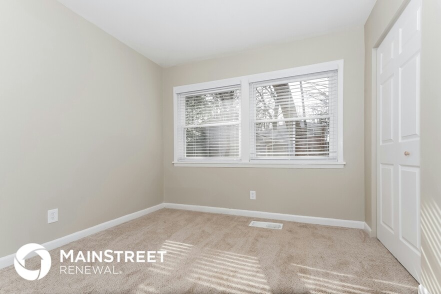 Building Photo - 6104 Holiday Blvd