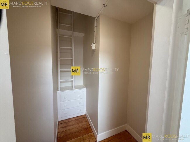 Building Photo - 1755 Beacon St