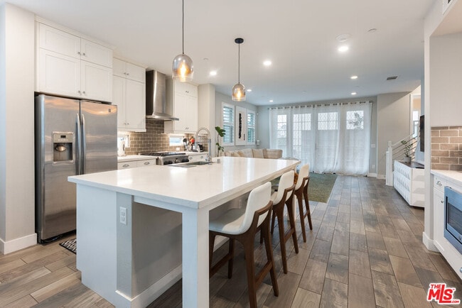 Building Photo - 5053 Echo St