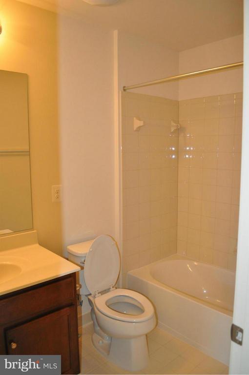 Building Photo - 43311 Novi Terrace