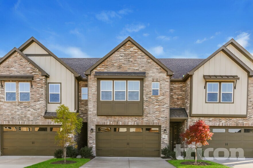 Primary Photo - 3020 Whitetail Ln