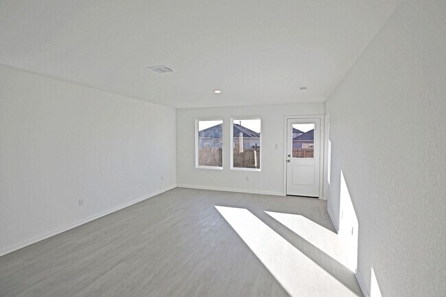 Building Photo - 10036 Mather Wy
