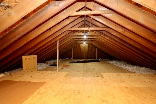 Building Photo - 2969 Columbia Dr