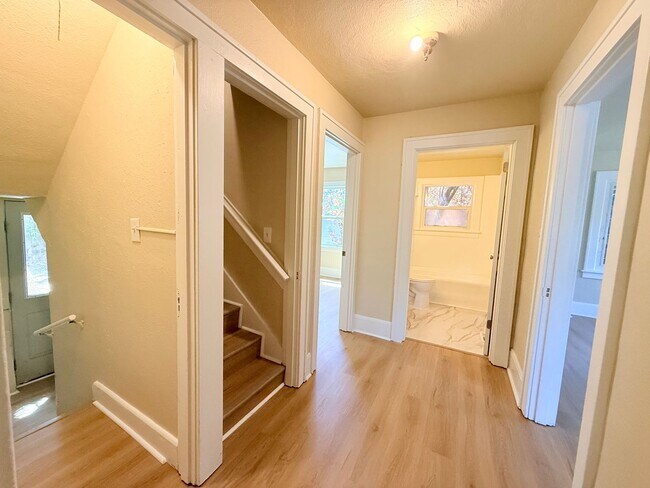 Building Photo - 4630 SW 185th Ave