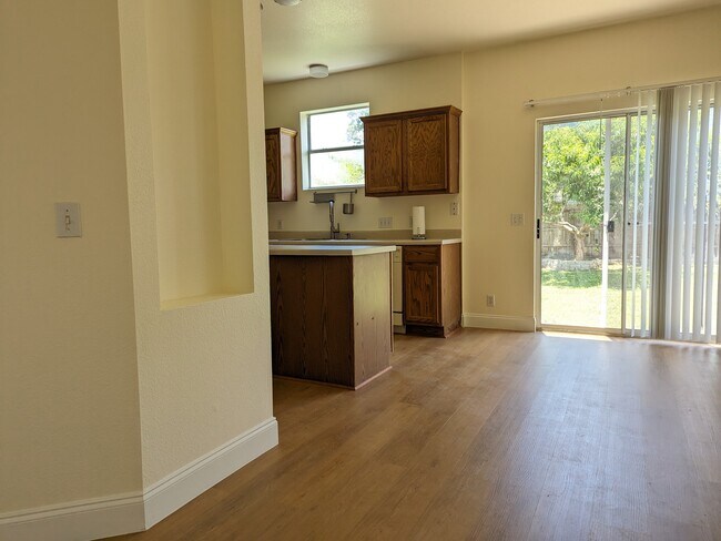 Kitchen & Dining Room - 4717 Lake Champlain Ln
