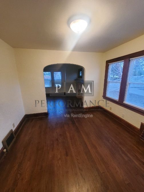 Building Photo - 1114 16th Ave