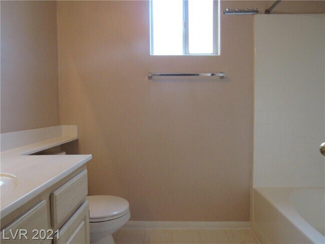Building Photo - 855 N Stephanie St