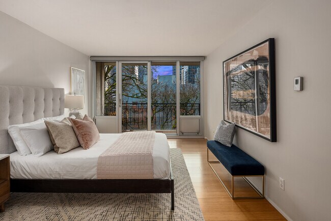 Building Photo - 1000 Union St