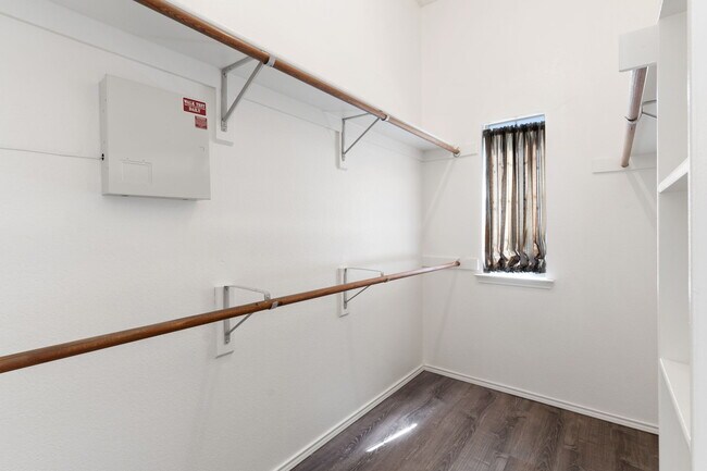 Building Photo - 2802 Briarbrook Ln