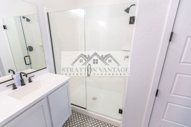 Building Photo - 13413 W Tether Trail