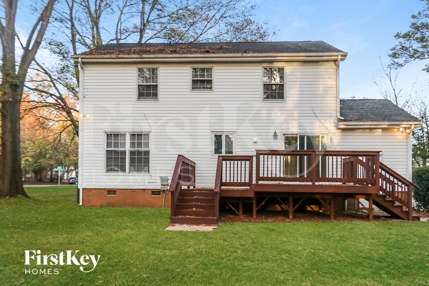 Building Photo - 8300 Nathanael Greene Ln