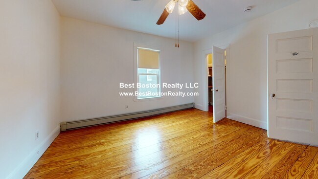 Building Photo - 66 Sagamore Ave