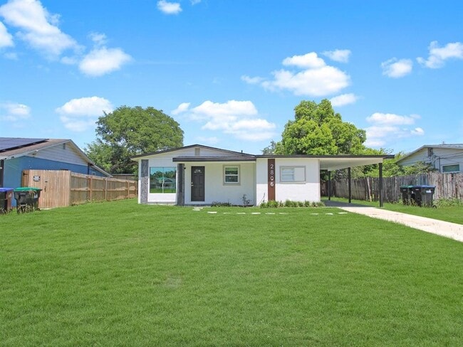 Building Photo - 2806 Bonneville Dr
