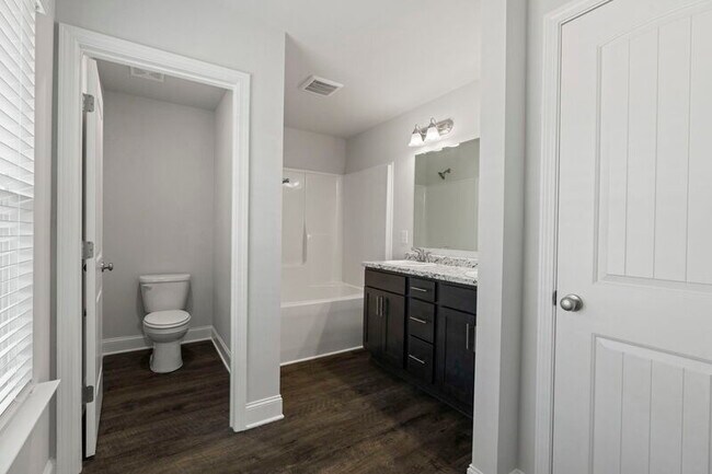 Building Photo - 9102 Eagle Trce Dr SE