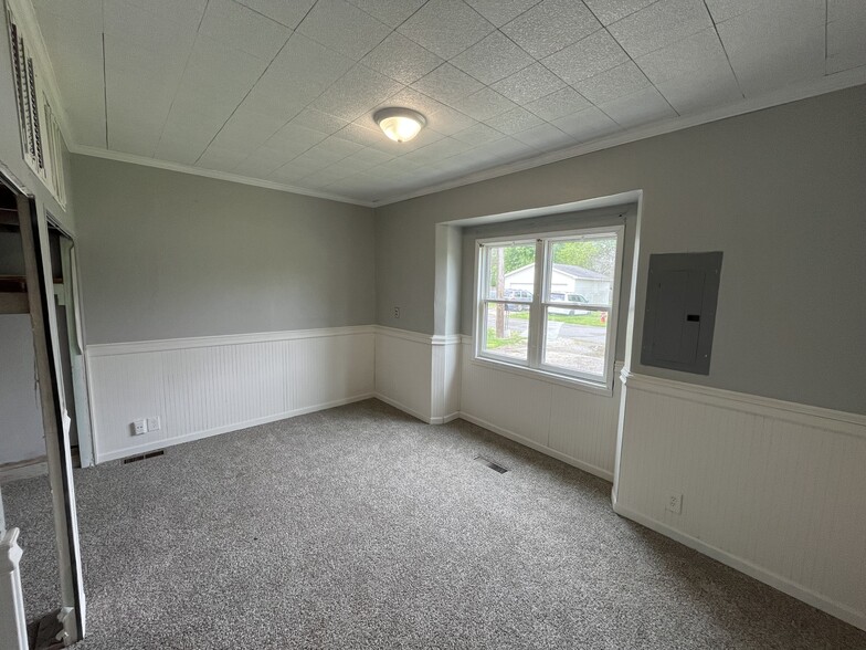 Building Photo - 8110 S Edwards Ave