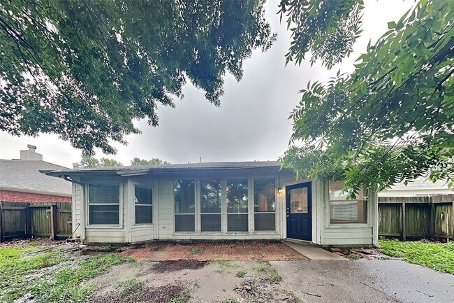 Building Photo - 10931 S Falls Terrace