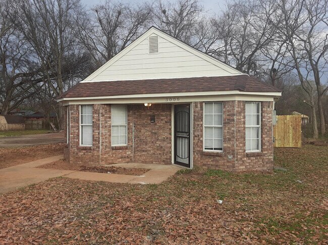 Building Photo - 3006 Calvert Ave