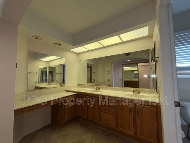 Building Photo - 18407 N 137th Dr