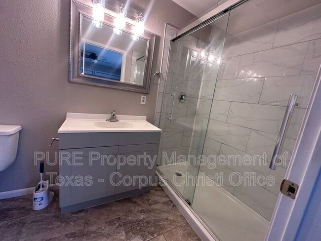 Building Photo - 538 Chase Dr