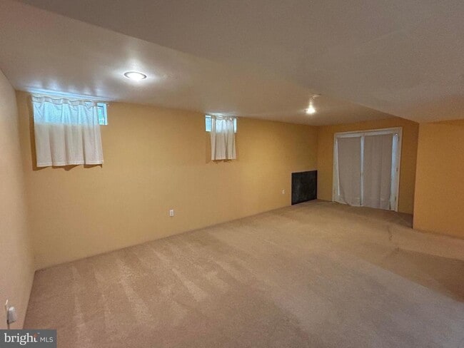 Building Photo - 13220 Willow Point Dr