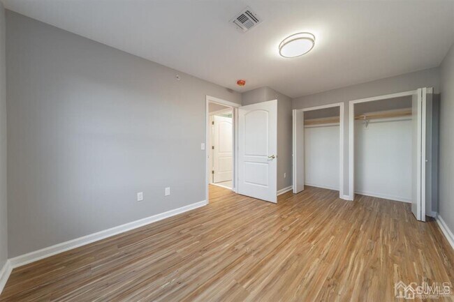 Building Photo - 875 Port Reading Ave