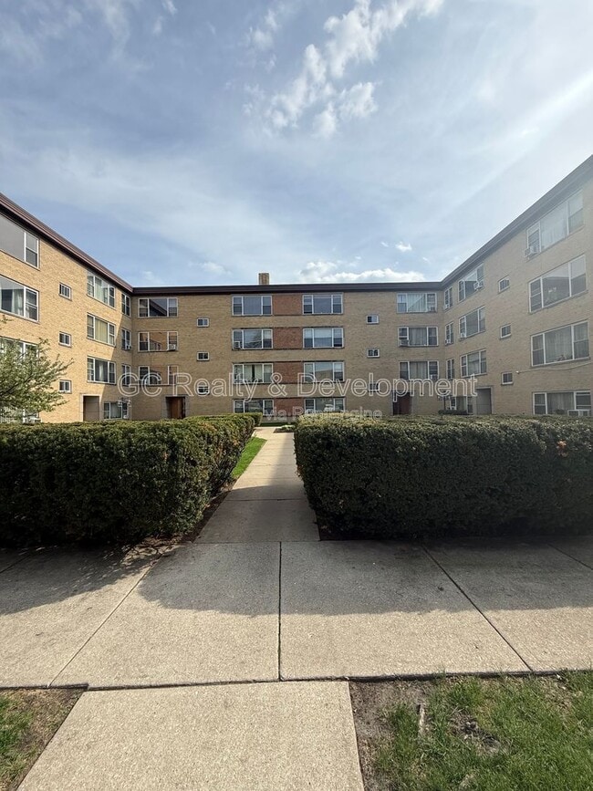 Building Photo - 2621 W Fitch Ave