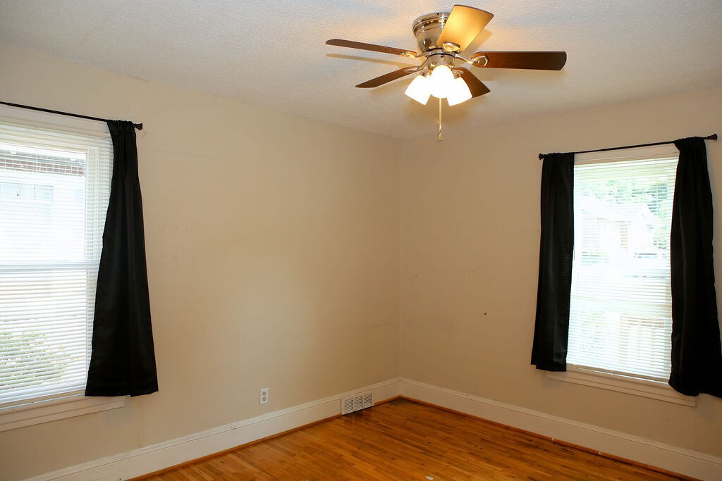 Building Photo - 2214 Walker Ave