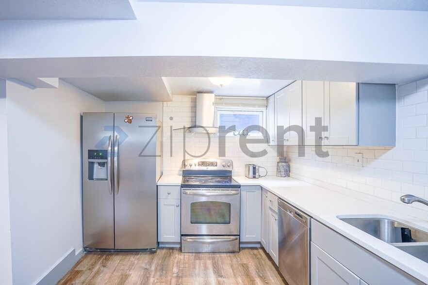 Building Photo - Unit Basement