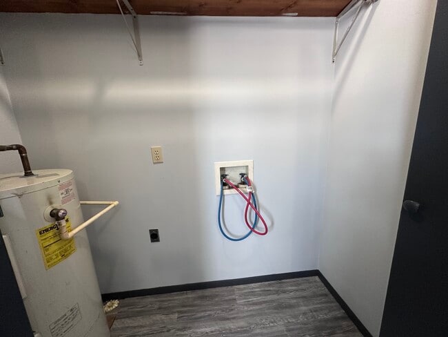 Building Photo - 301-3 Victor-