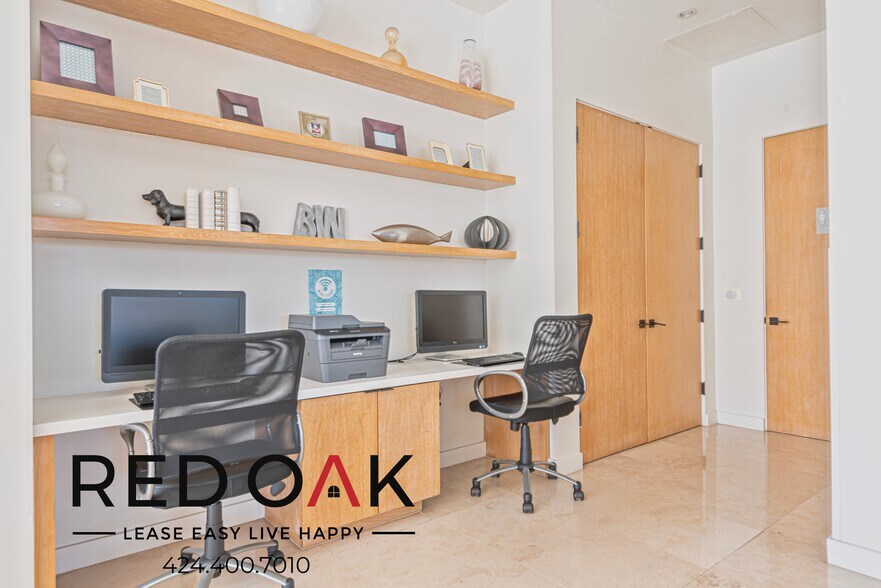 Building Photo - 1168 S Barrington Ave