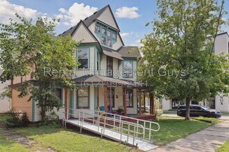 Building Photo - 2647 Girard Ave S