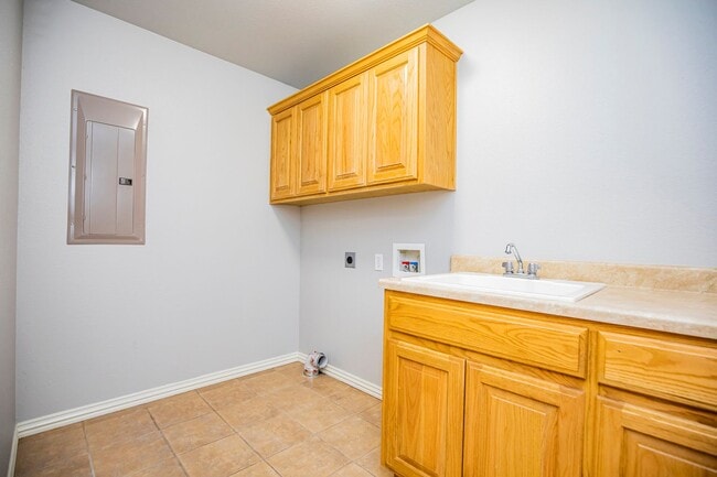 Building Photo - ***41 May Lane***