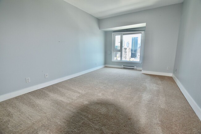 Building Photo - Stunning Belltown Penthouse w/ Ocean Views