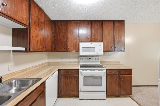 Building Photo - 419 Butler Ave E