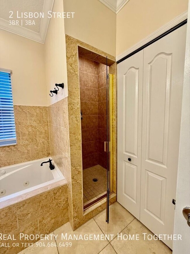 Building Photo - 2 Lisbon St